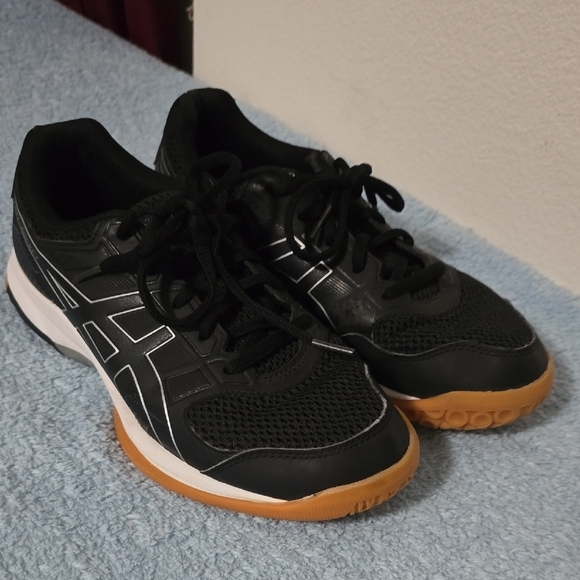Asics Black and Tan Athletic Shoes with Gum Sole - Picture 13 of 15